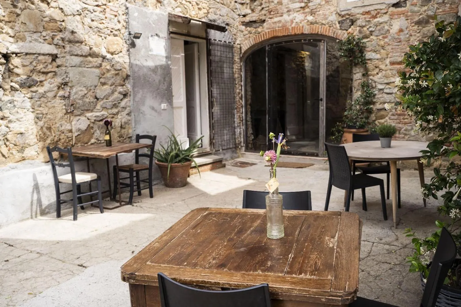 Societa Agricola Scerba Srl Villa Montemagno  Montemagno (Pistoia)
